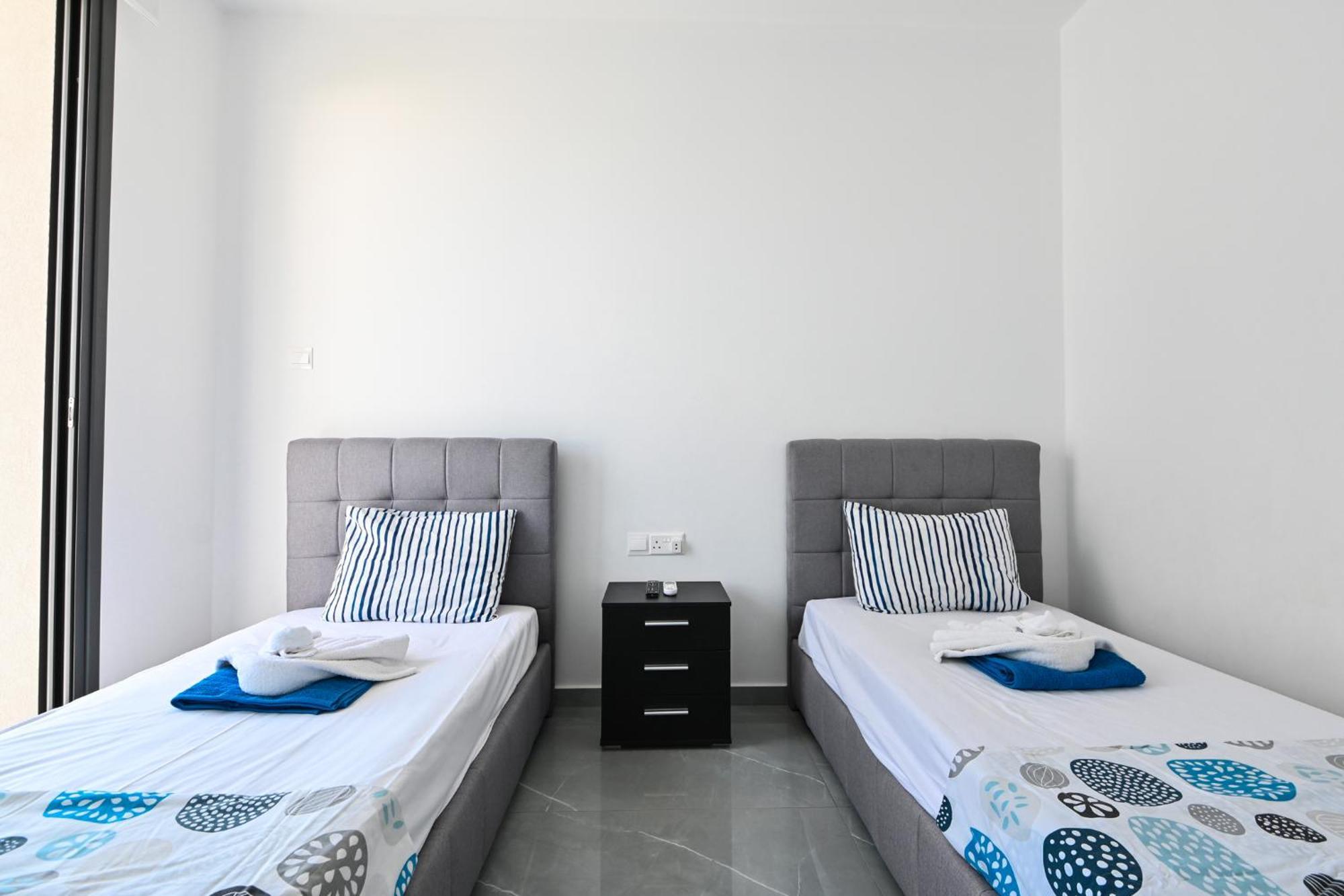 By The Beach Villa 12 Protaras Extérieur photo